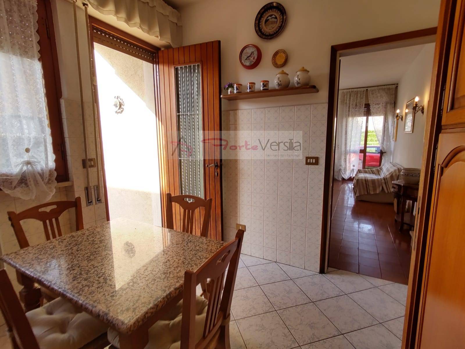 villa indipendente in vendita a Pietrasanta, Tonfano