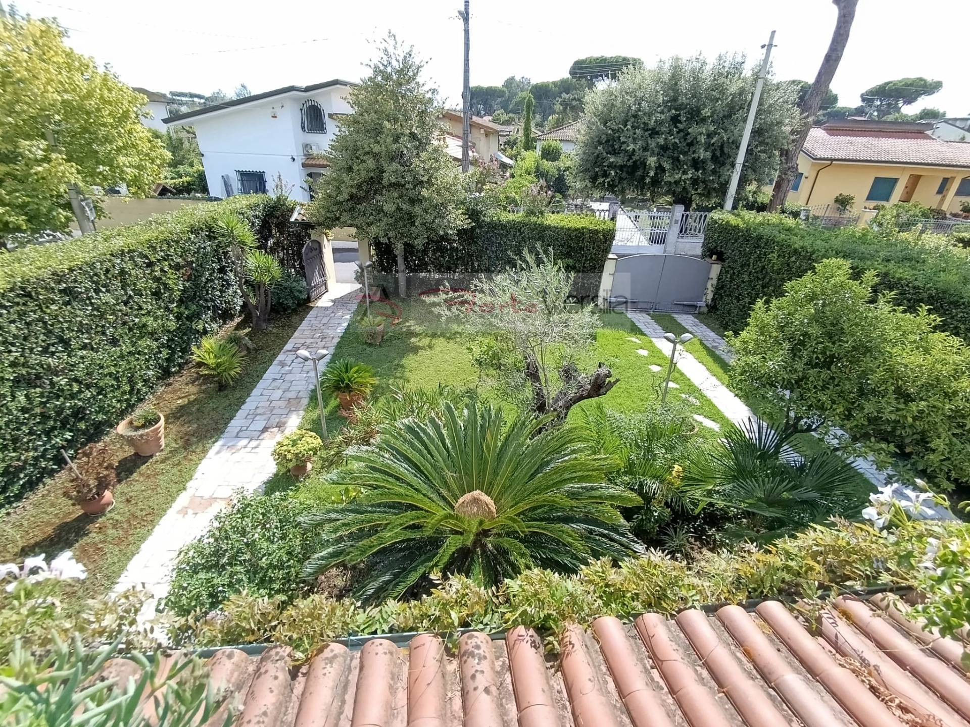 Villa in vendita a Montignoso, Cinquale