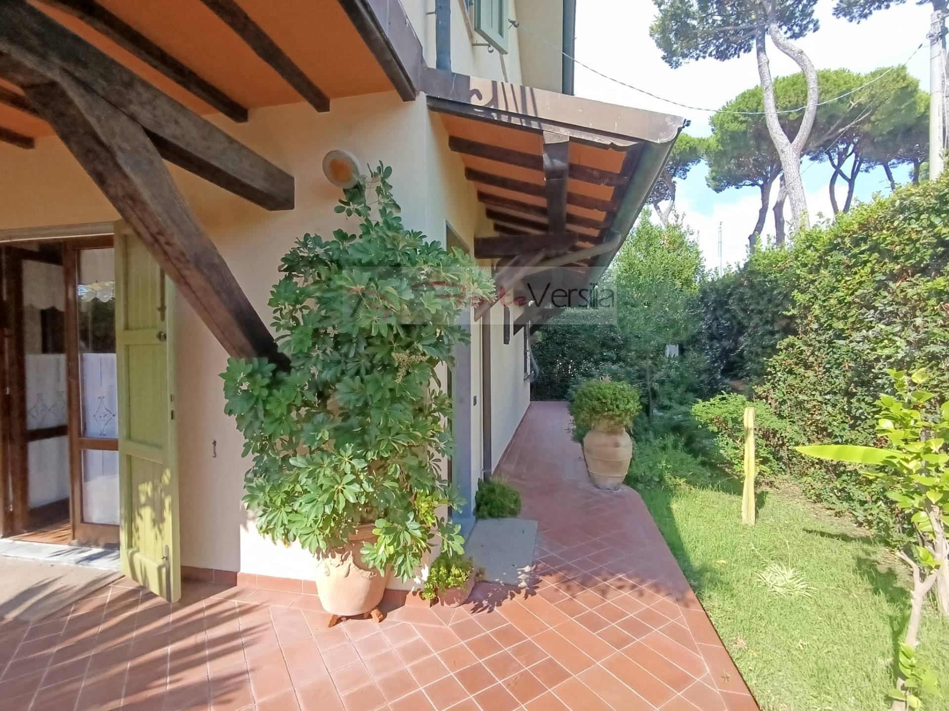 Villa in vendita a Montignoso, Cinquale