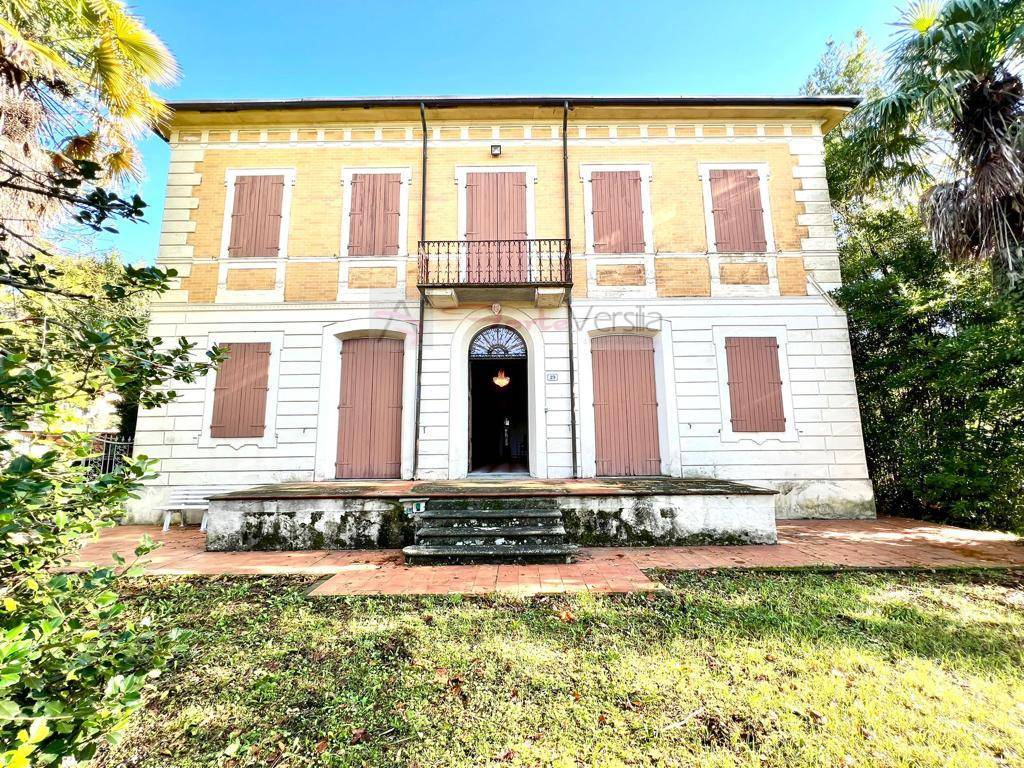 villa d\'epoca in vendita a Camaiore, Badia