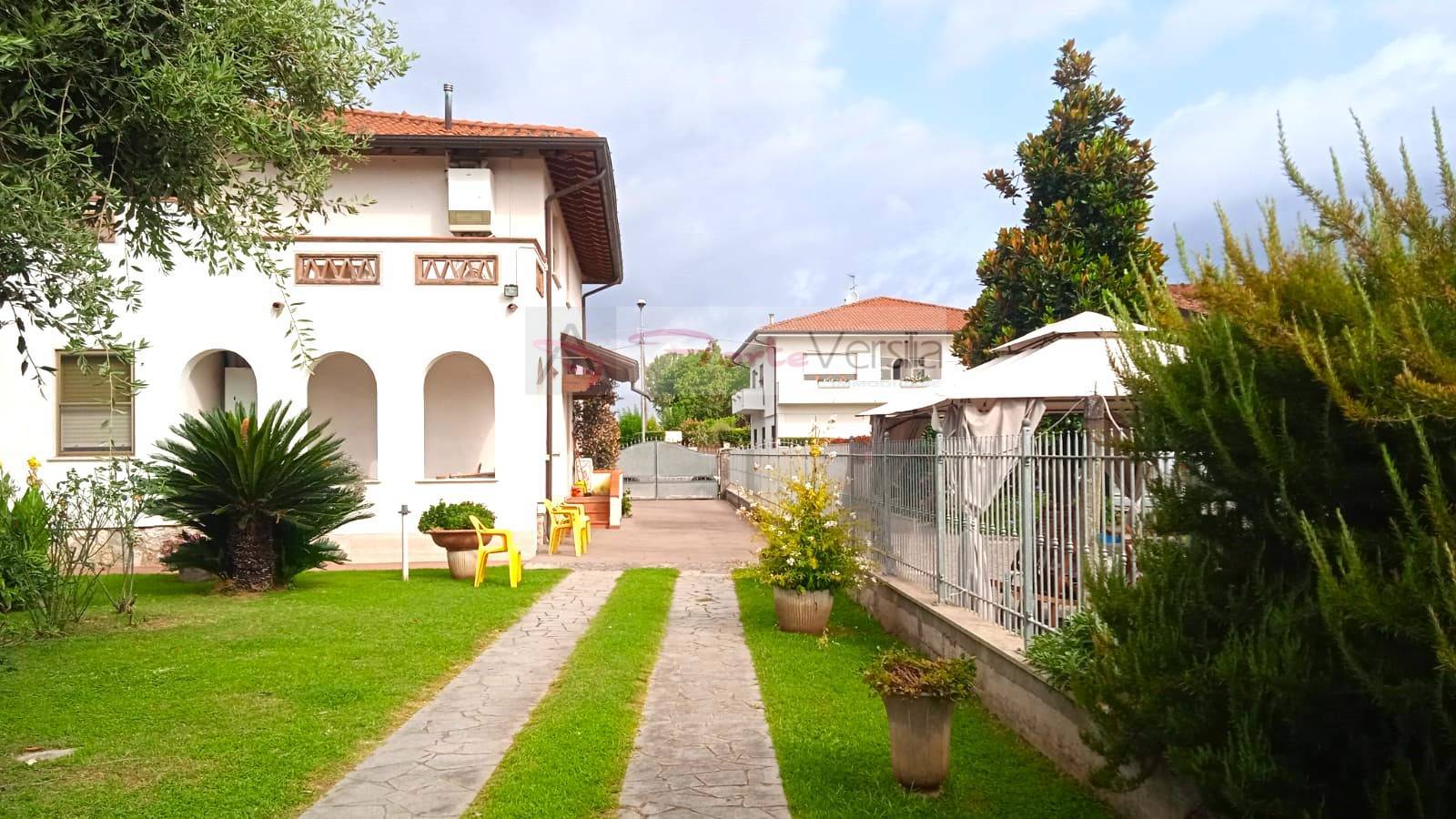 Villa in vendita a Pietrasanta, Pontestrada