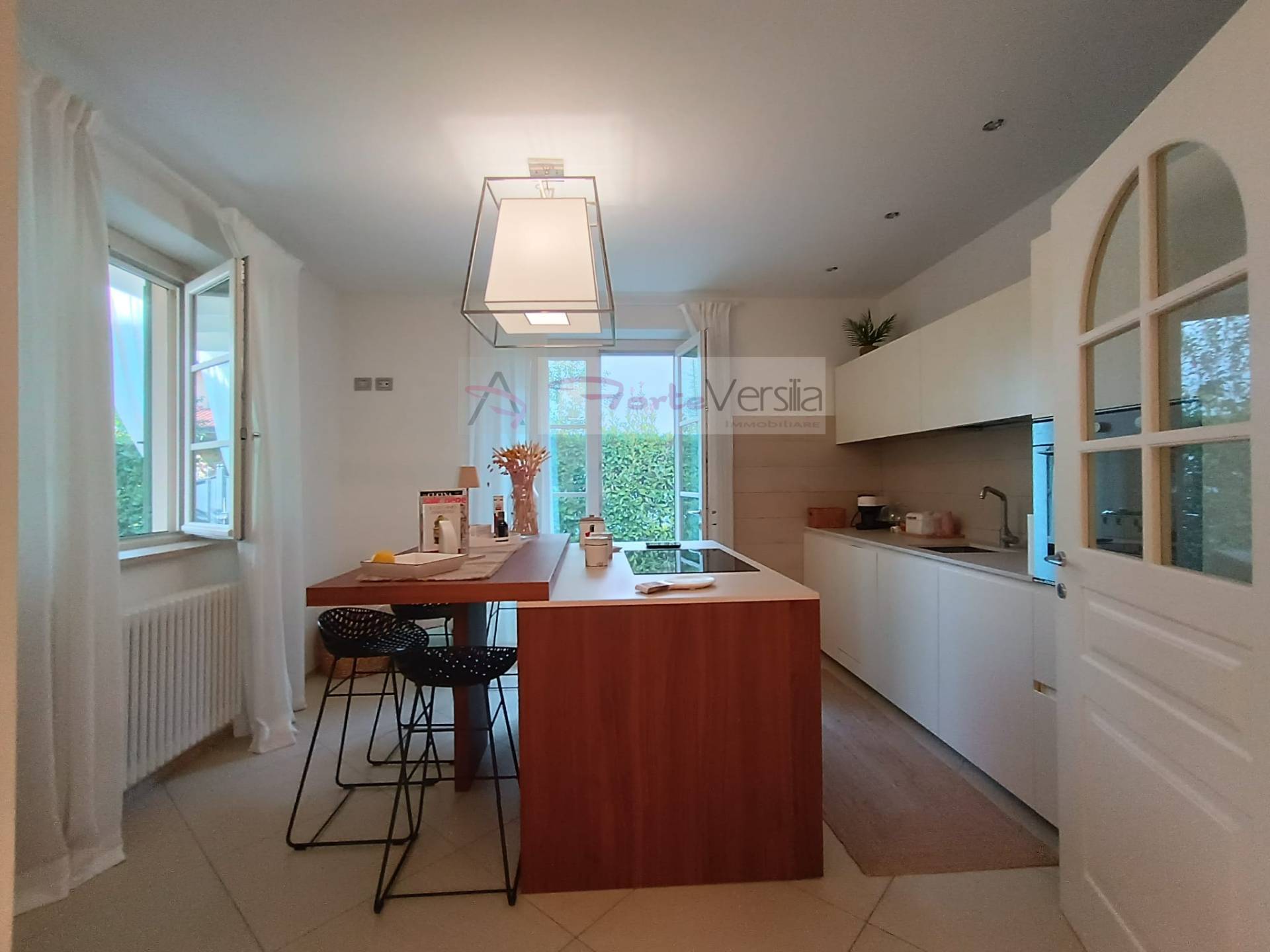 villa indipendente in vendita a Pietrasanta, Tonfano