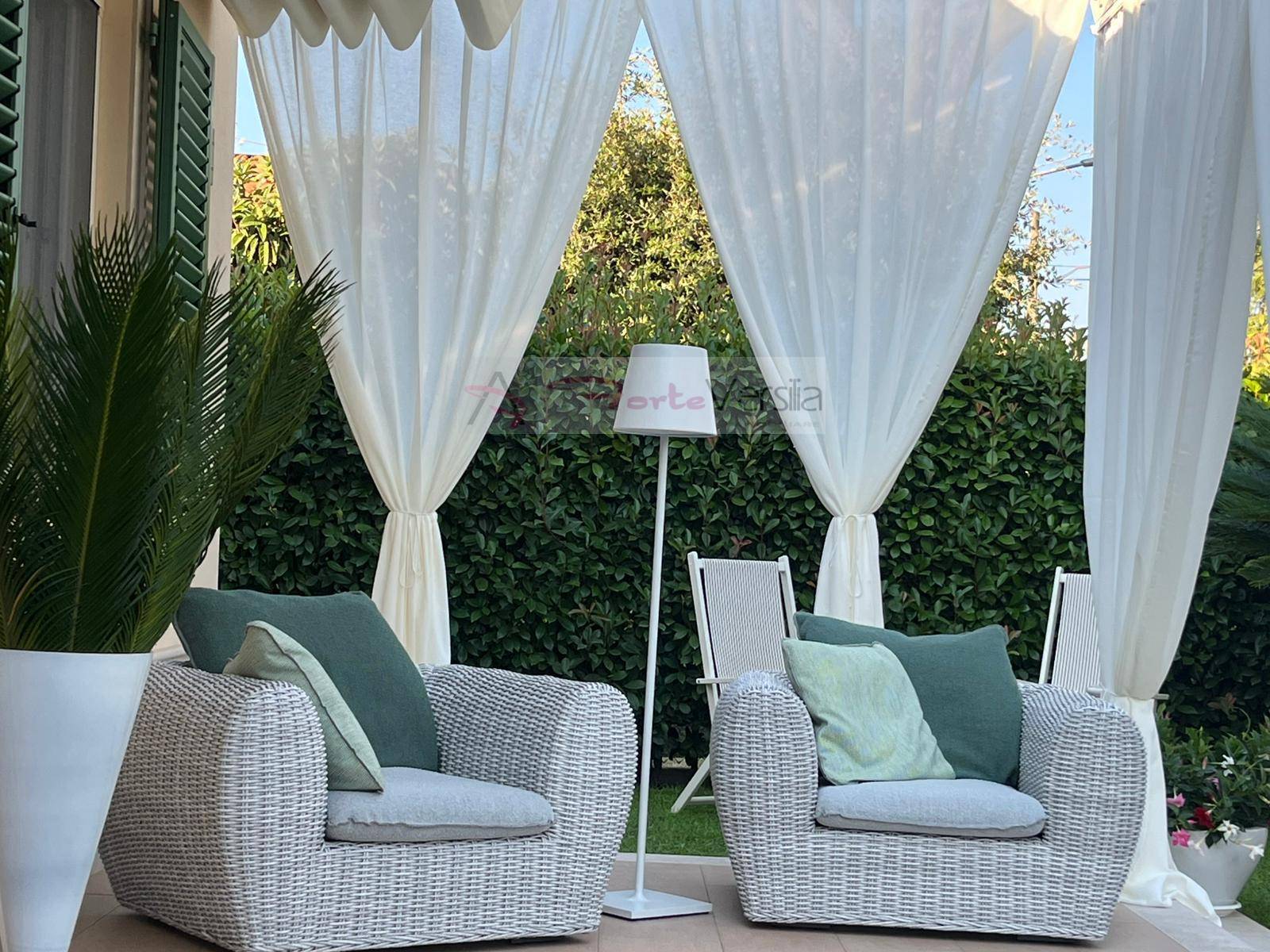 villa indipendente in vendita a Pietrasanta, Tonfano