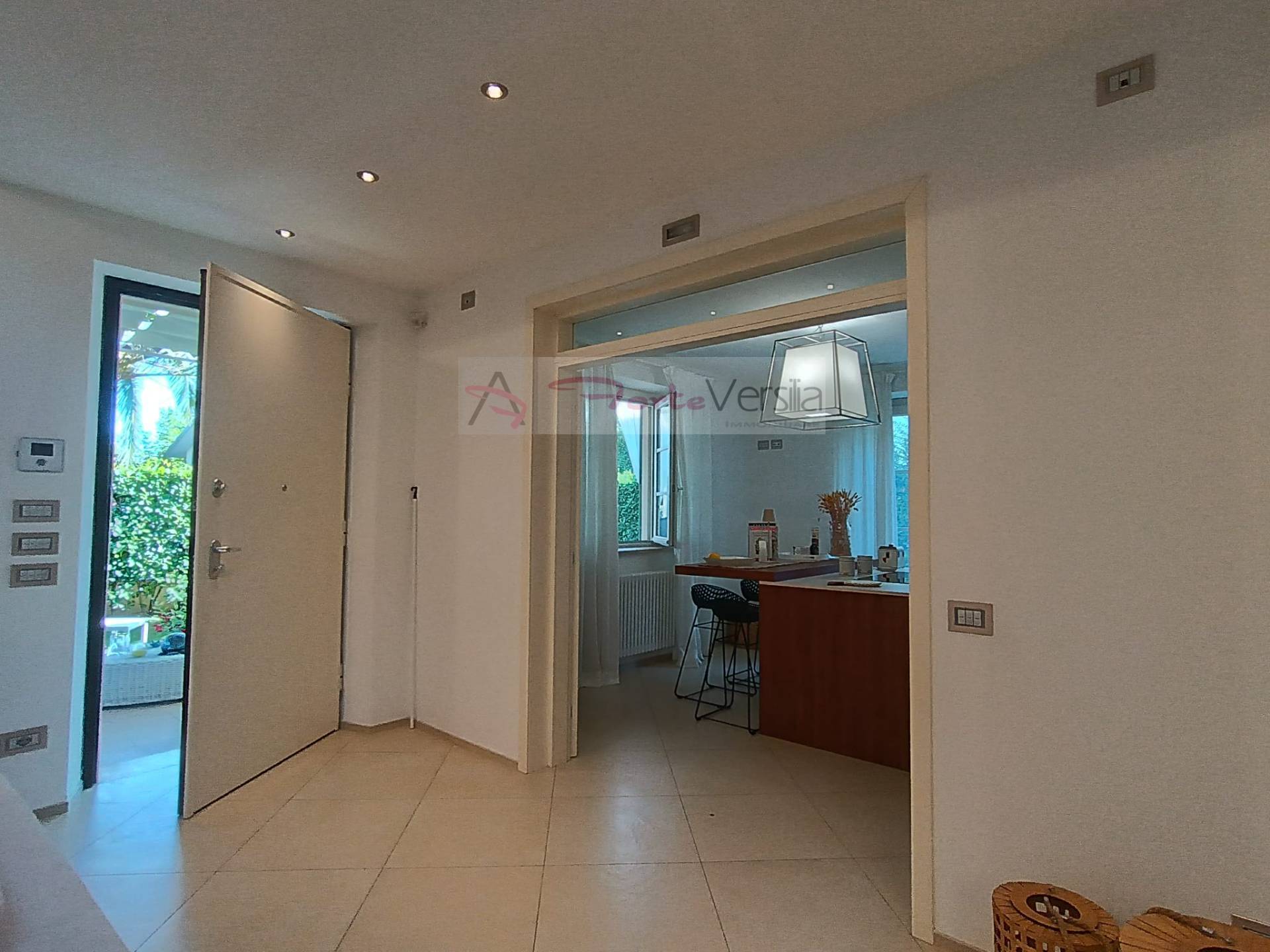 villa indipendente in vendita a Pietrasanta, Tonfano