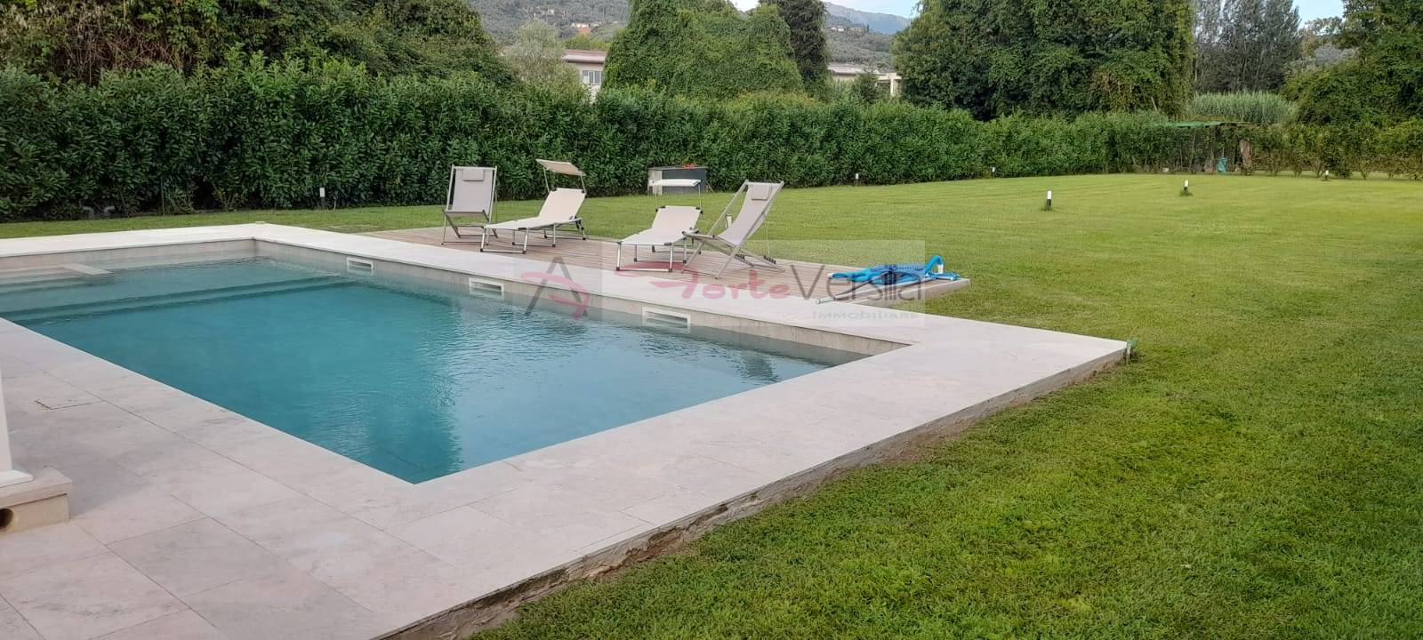 villa indipendente in vendita a Pietrasanta