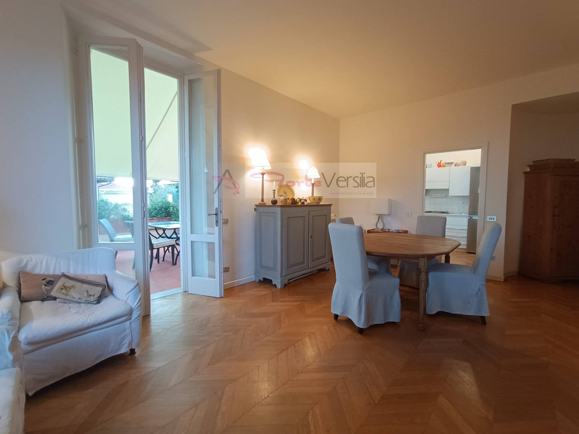 Appartamento in Villa in vendita a Forte dei Marmi, Centro