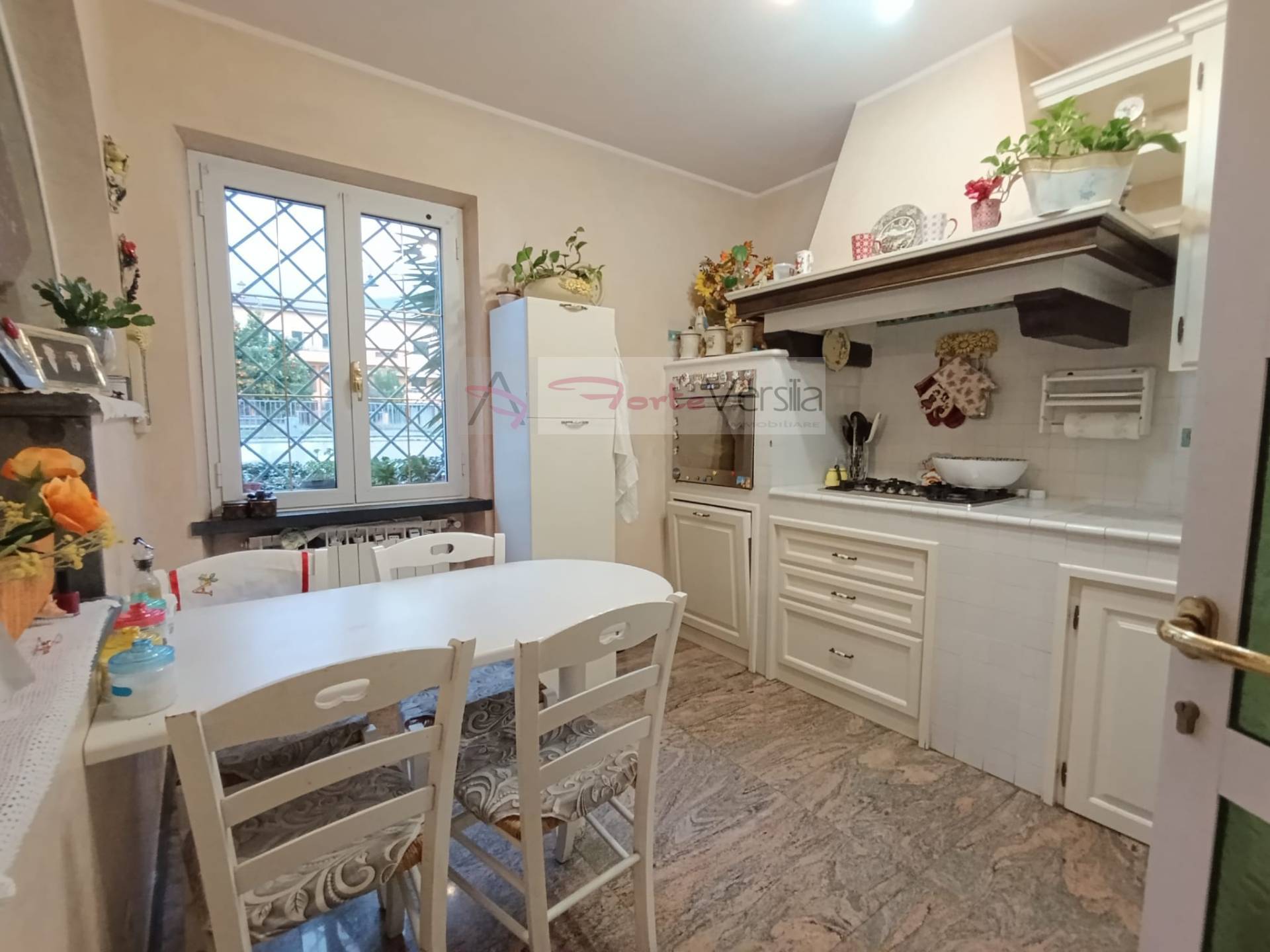 villa indipendente in vendita a Montignoso, Cervaiolo