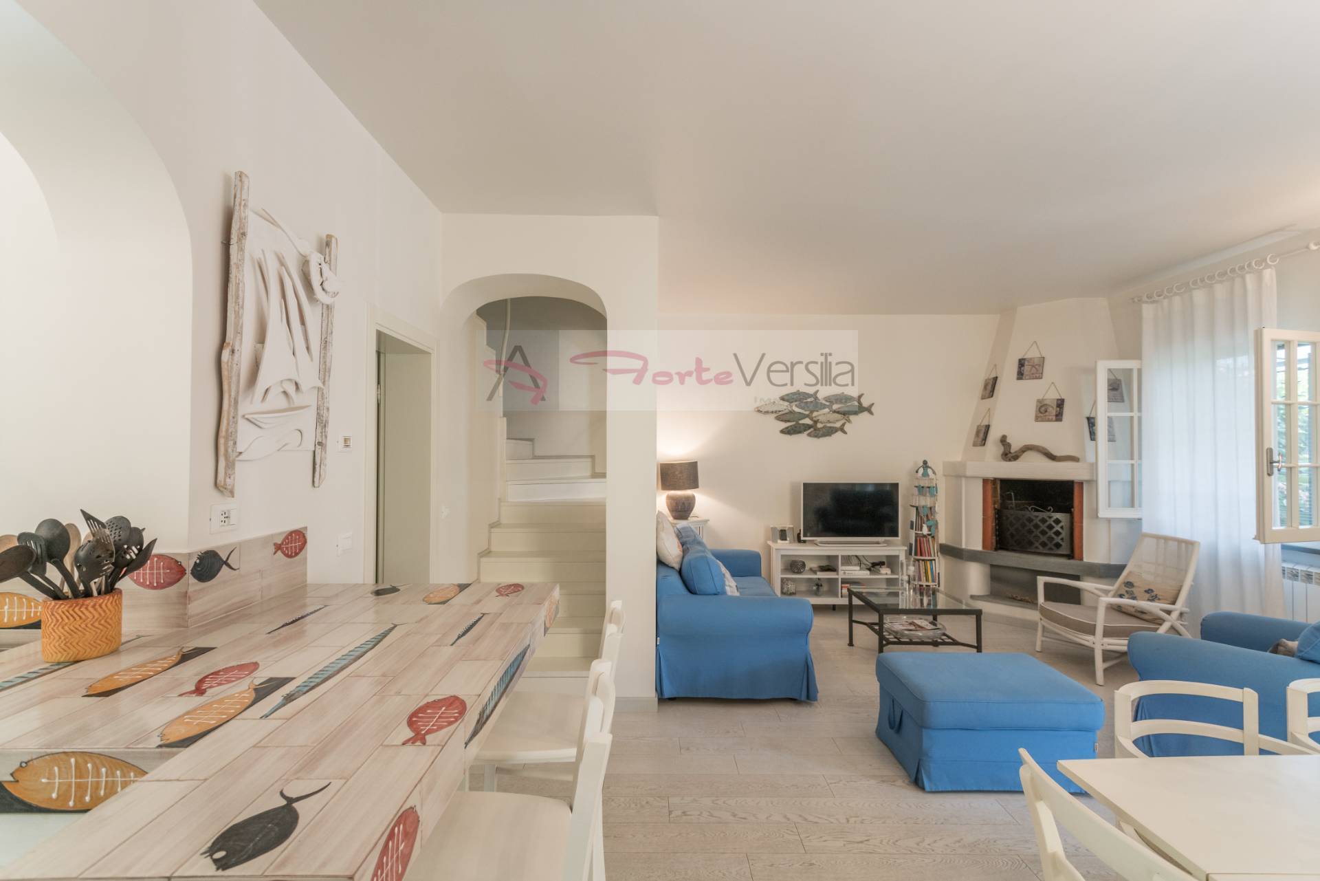villa bifamiliare in affitto a Forte dei Marmi, Centro