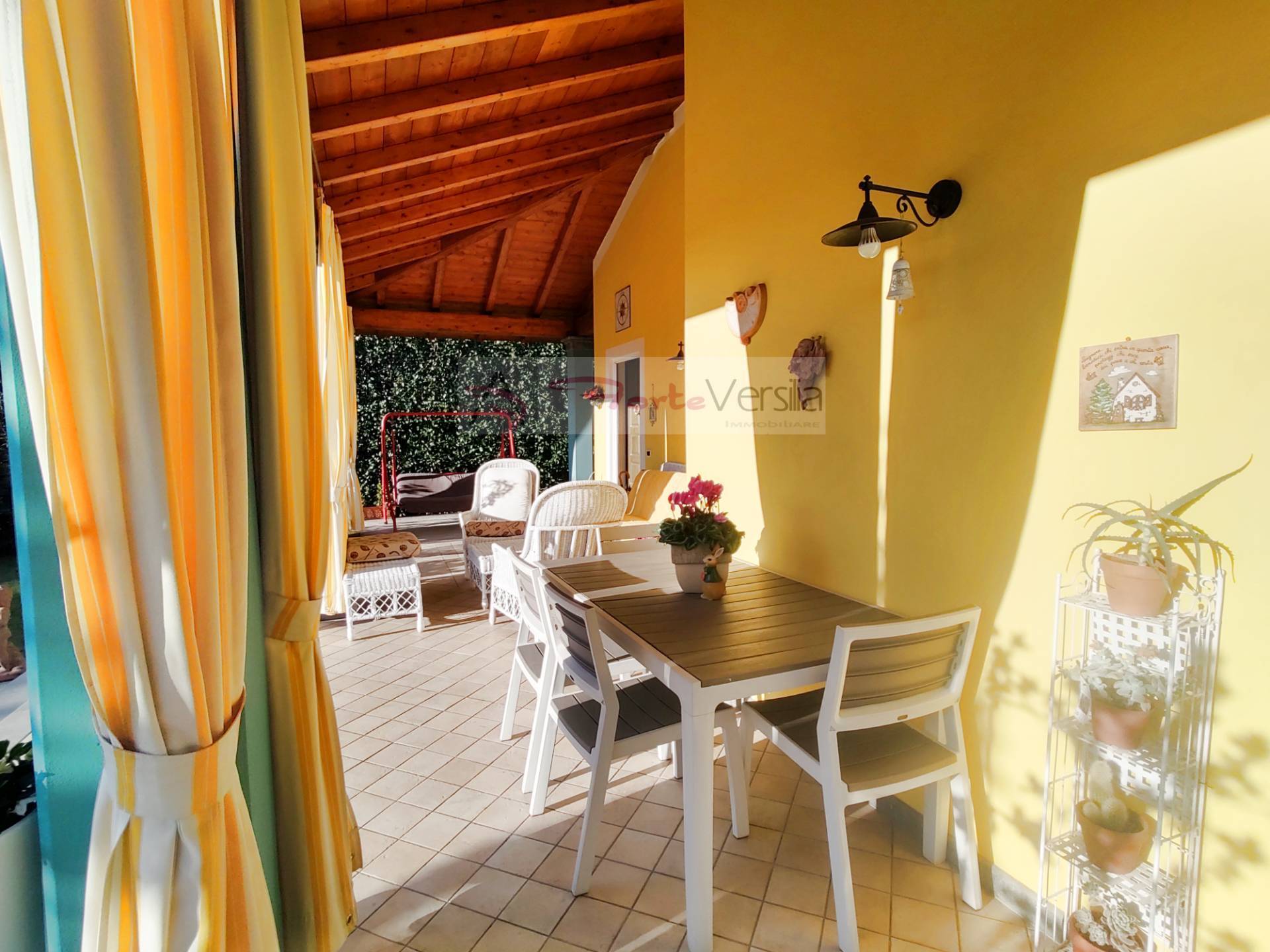 villa indipendente in vendita a Seravezza, Querceta