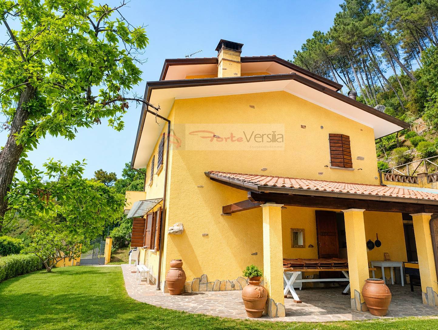 villa indipendente in vendita a Pietrasanta, Strettoia