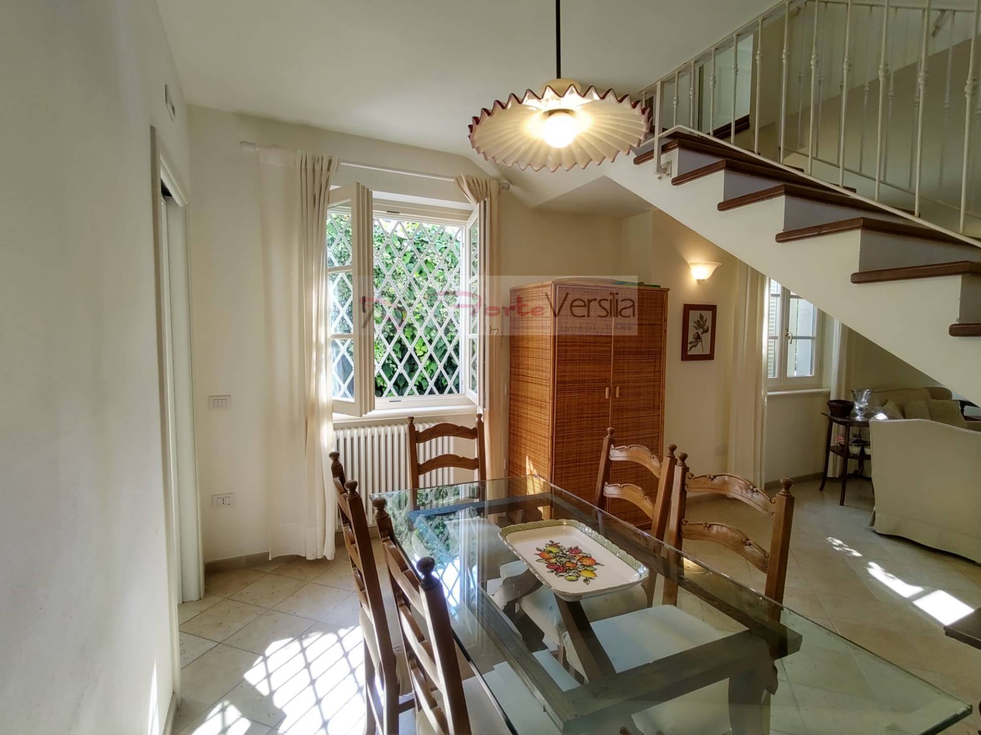 Villa Liberty semindipendentee in vendita a Forte dei Marmi, Centro
