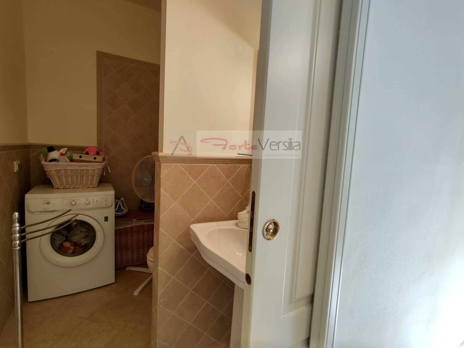 Villa Liberty semindipendentee in vendita a Forte dei Marmi, Centro