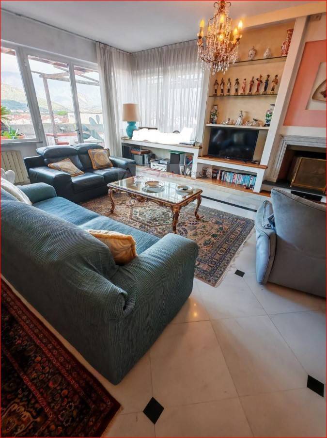 appartamento in vendita a Carrara, Marina di Carrara