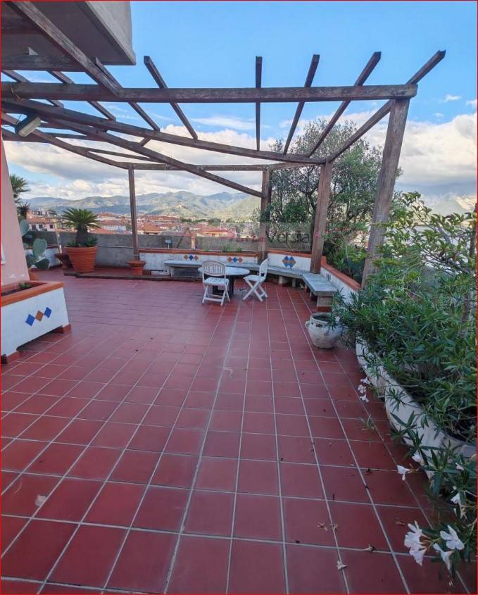 appartamento in vendita a Carrara, Marina di Carrara