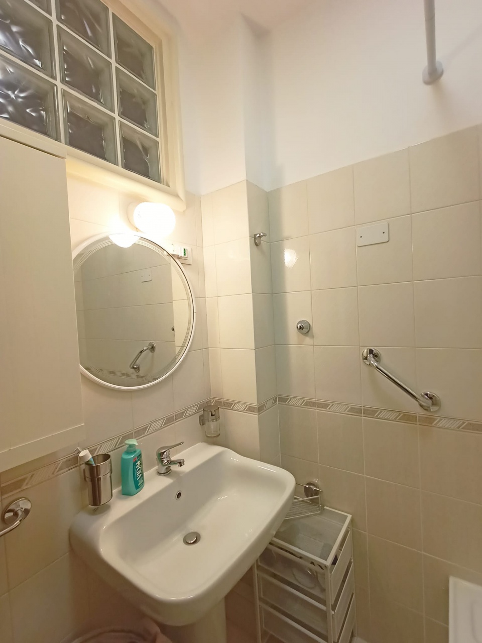 Bilocale arredato in affitto in via donadoni, Trieste