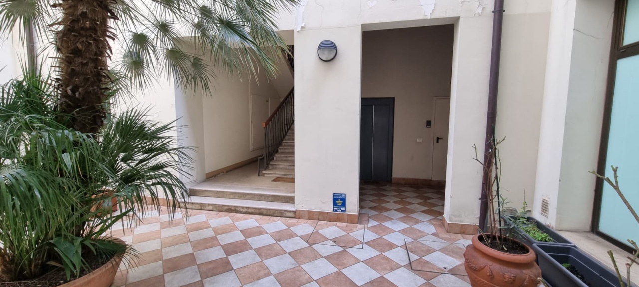 Appartamento con terrazzo in via matteo renato imbriani, Trieste