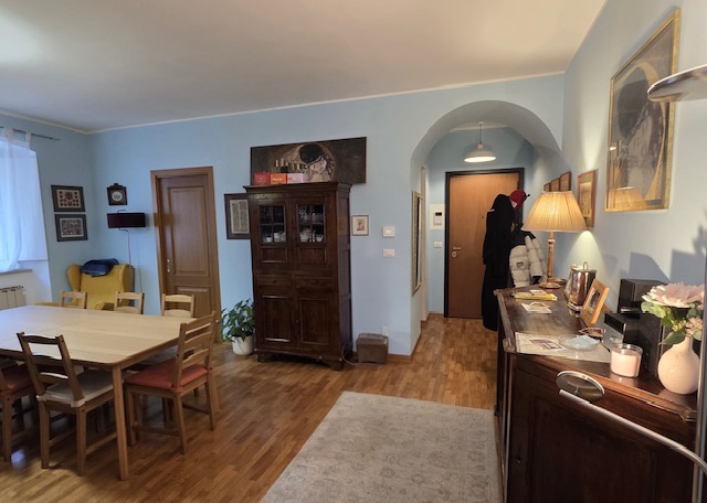 Appartamento con terrazzo in via matteo renato imbriani, Trieste