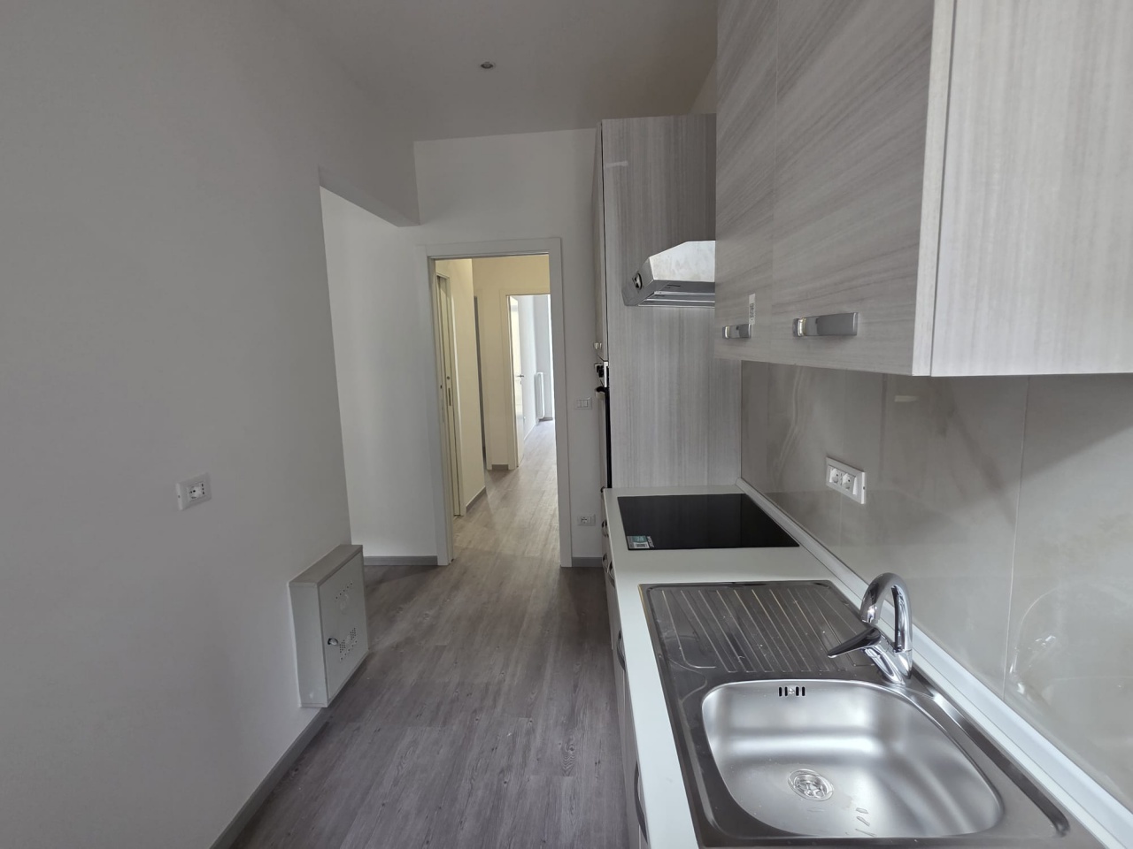 Trilocale arredato in affitto in via revoltella, Trieste