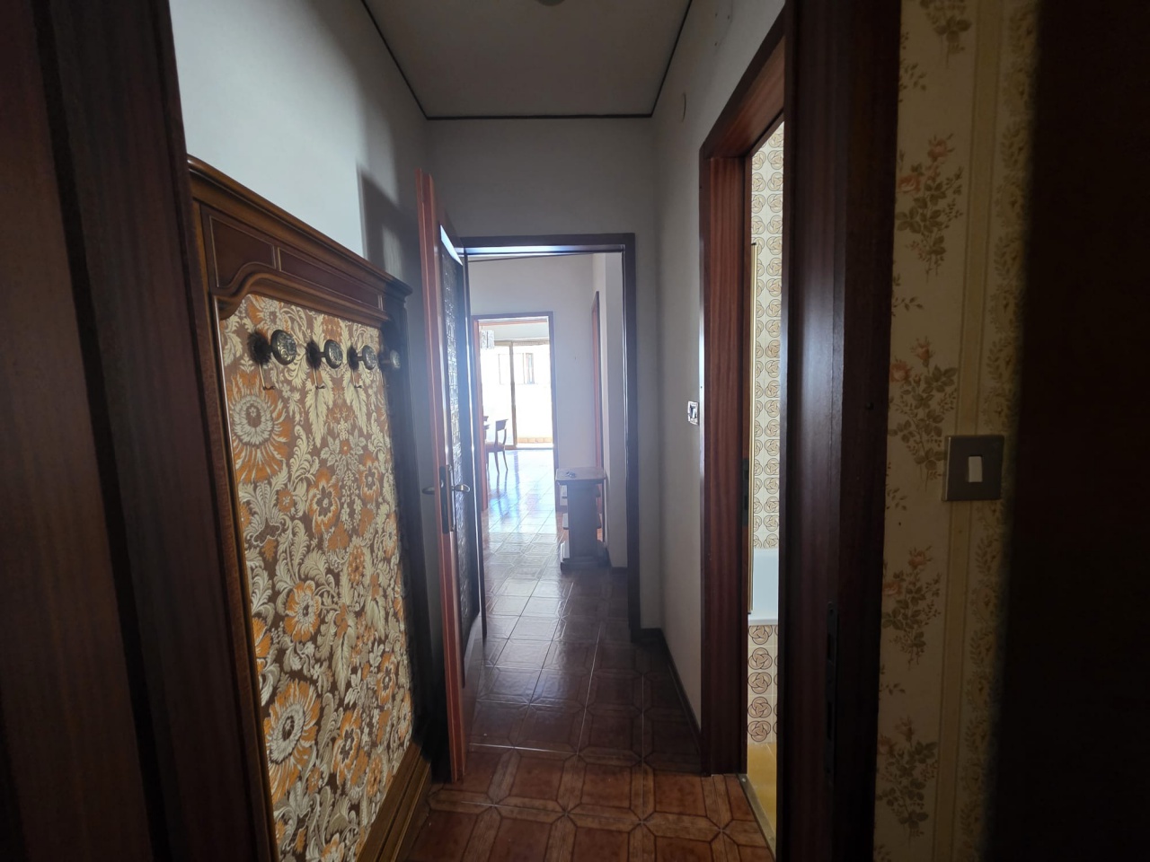 Trilocale con terrazzo in via dello sterpeto, Trieste