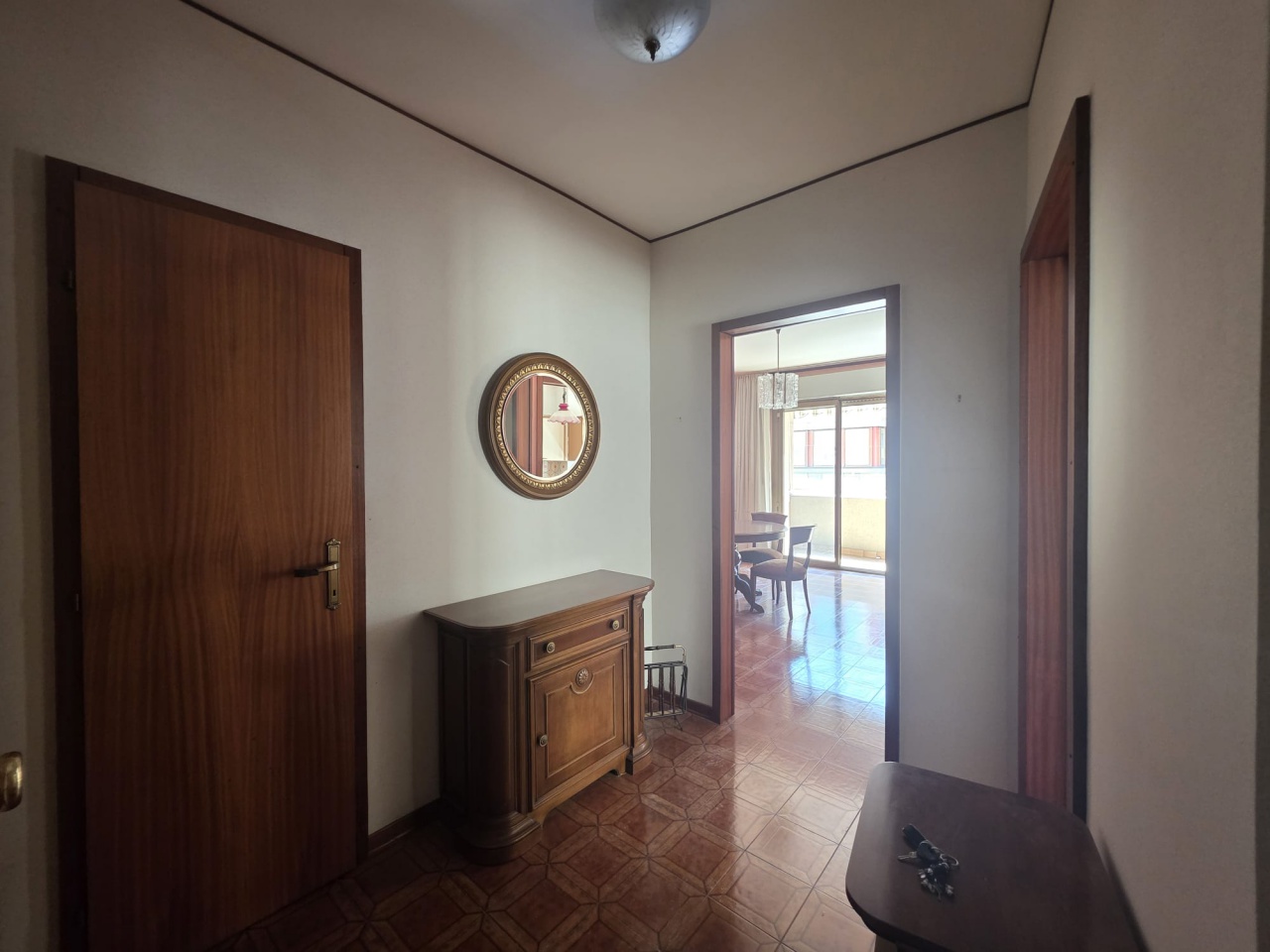 Trilocale con terrazzo in via dello sterpeto, Trieste
