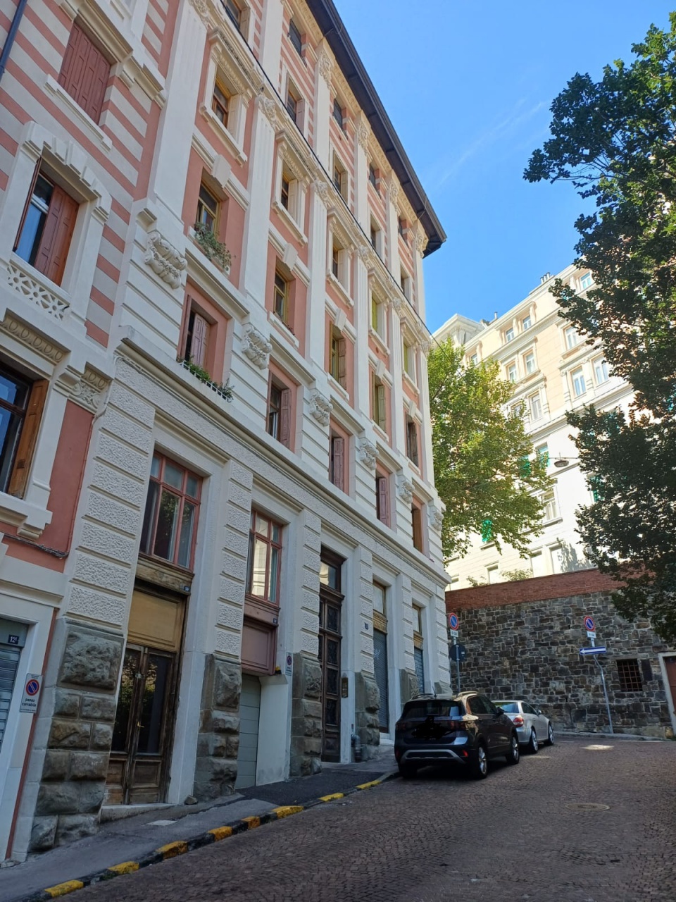 Trilocale da ristrutturare in via della cereria, Trieste