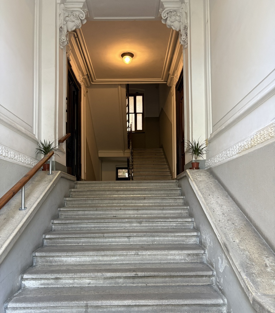 Trilocale da ristrutturare in via della cereria, Trieste