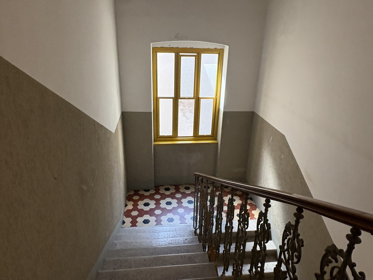 Trilocale da ristrutturare in via della cereria, Trieste