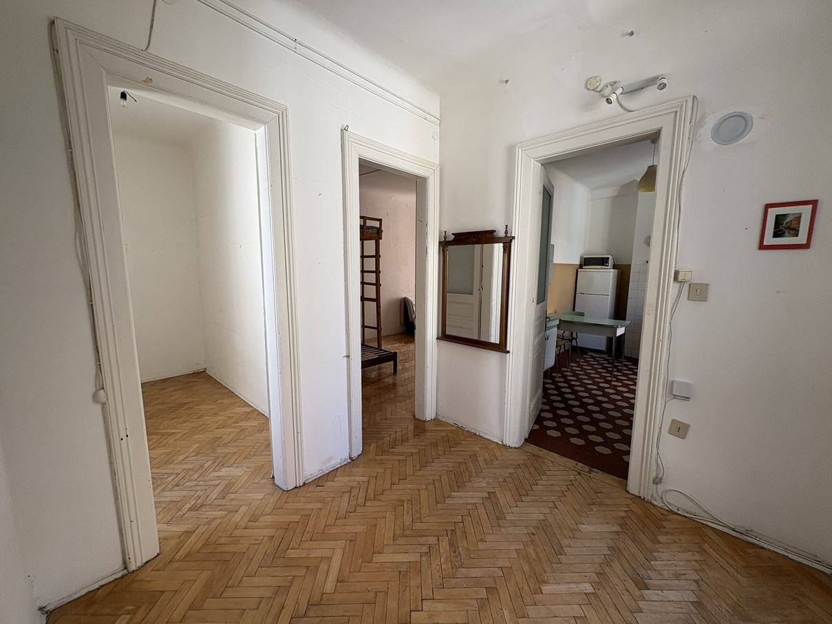 Trilocale da ristrutturare in via della cereria, Trieste