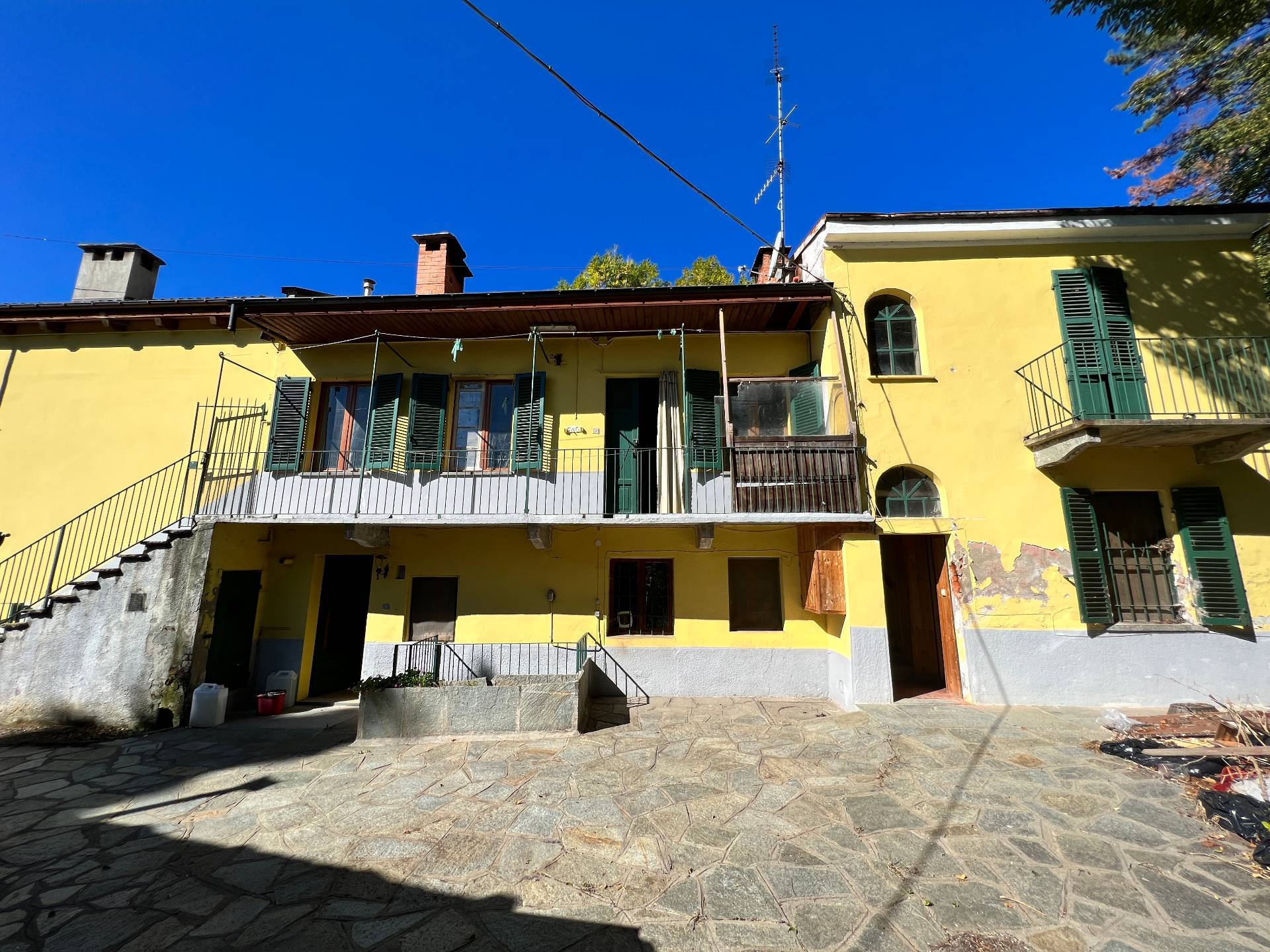Casa indipendente da ristrutturare a Luserna San Giovanni