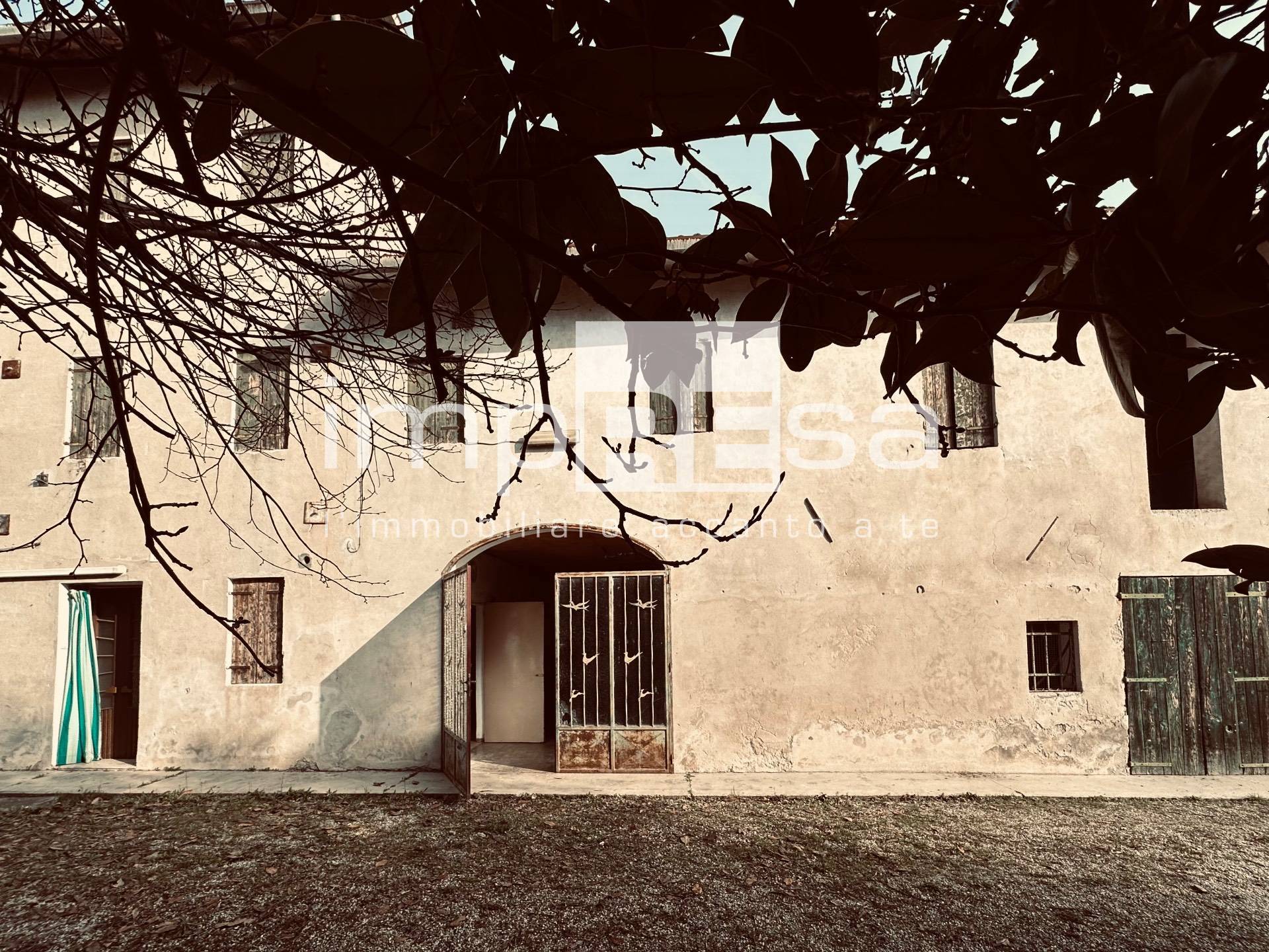 Rustico/Casale in vendita a Spresiano, Visnadello