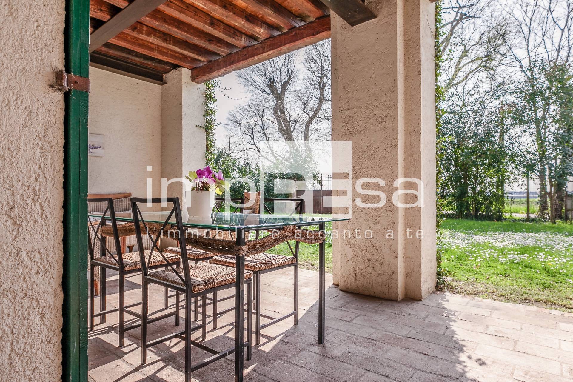 Rustico/Casale in vendita a Spresiano, Visnadello