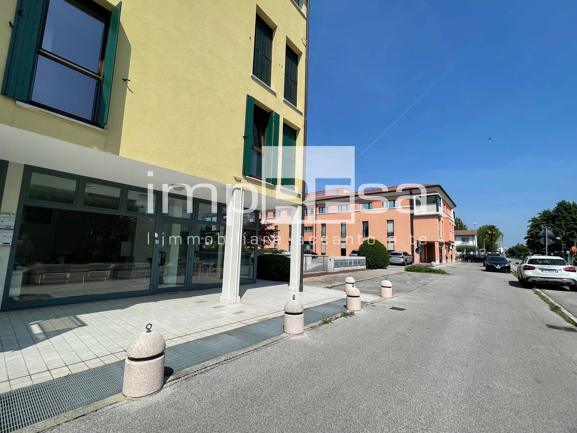 Locale commerciale in vendita a Villorba, Chiesa Vecchia