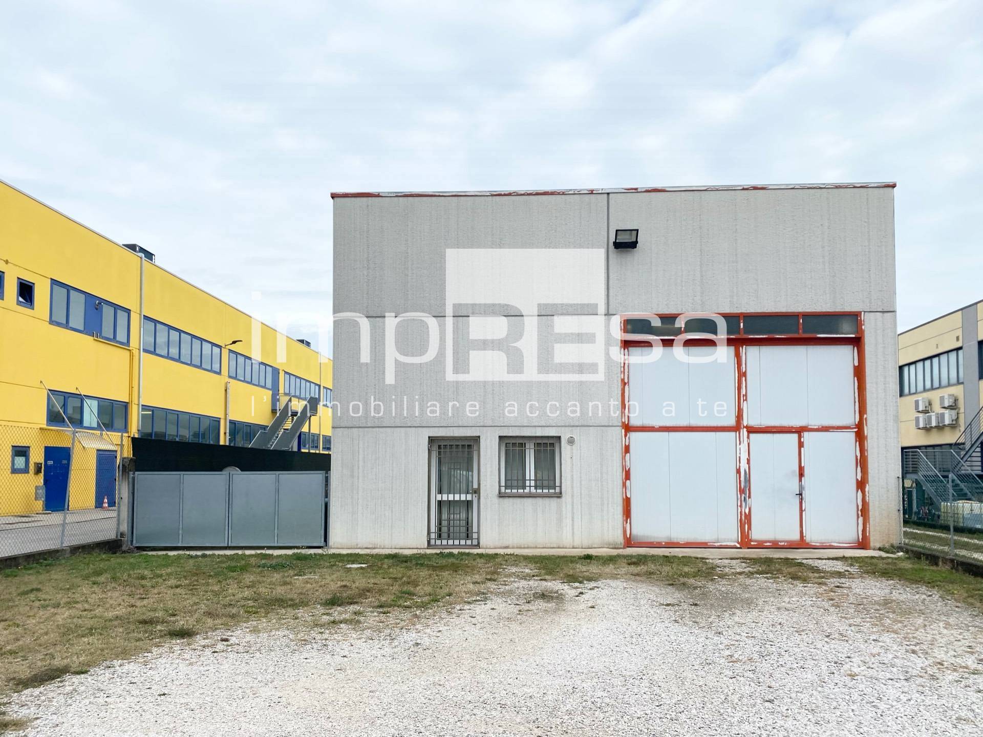 Magazzino in vendita a Ponzano Veneto, Ponzano