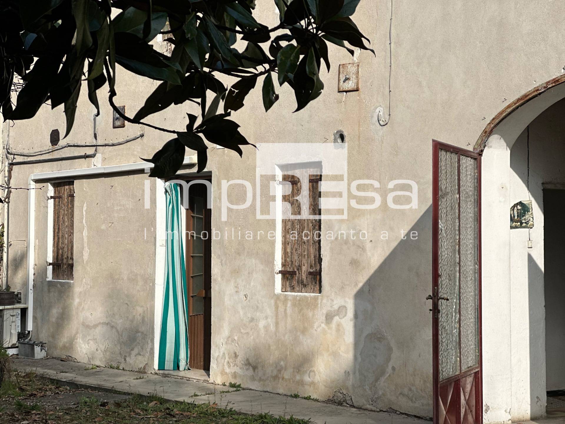 Rustico/Casale in vendita a Spresiano, Visnadello