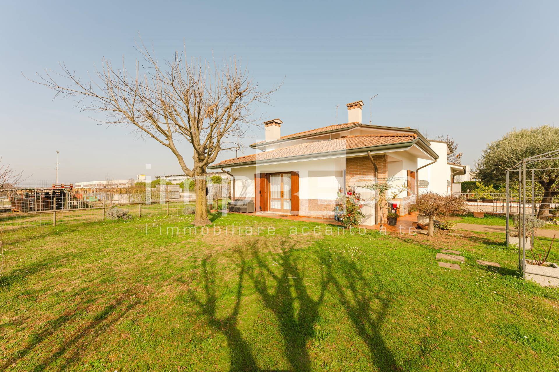 Abbinata/Bifamiliare in vendita a Ponzano Veneto, Paderno