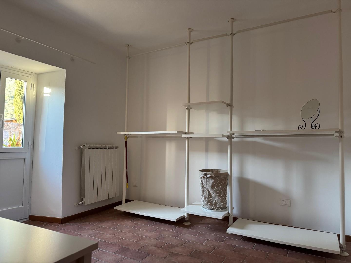 Quadrilocale arredato in affitto a Calci