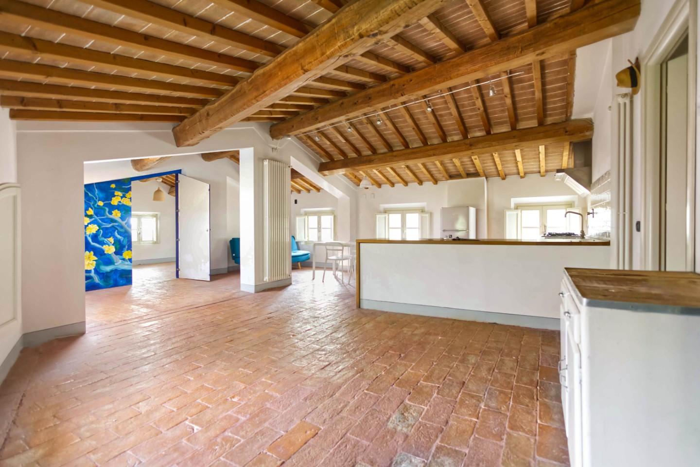 Attico ristrutturato, Calci castelmaggiore