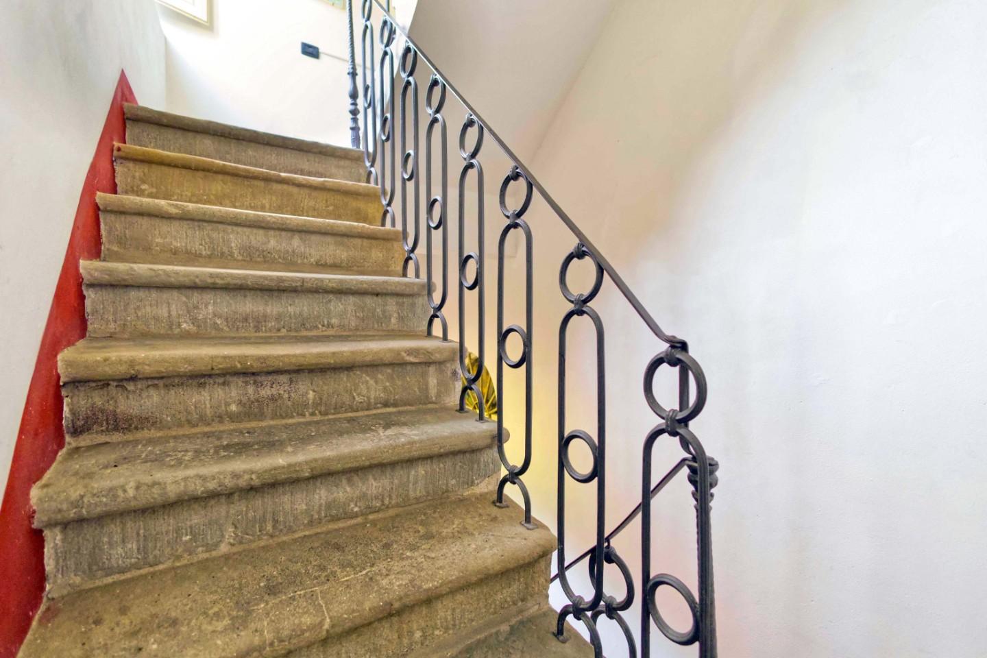 Attico ristrutturato, Calci castelmaggiore