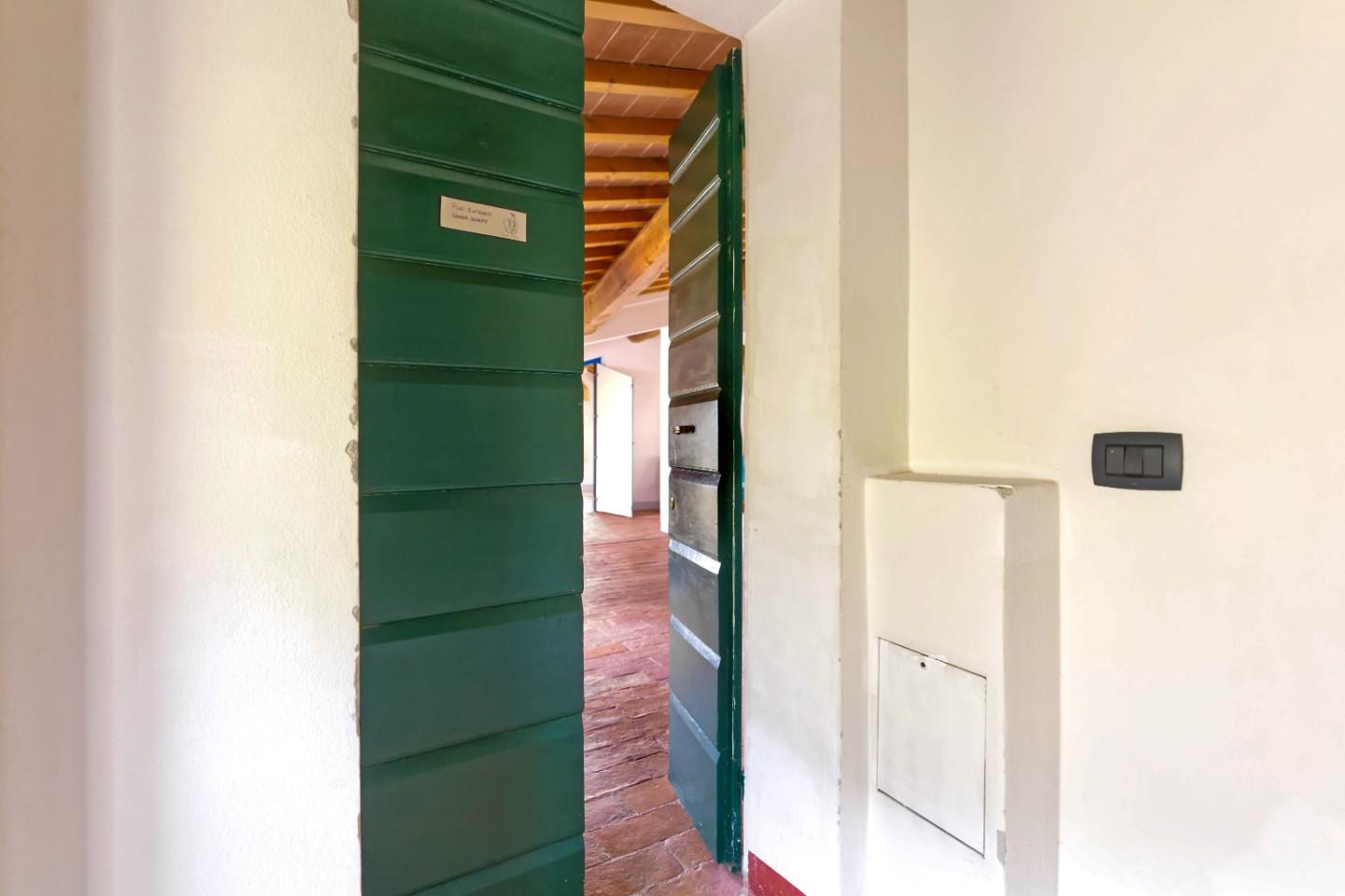 Attico ristrutturato, Calci castelmaggiore