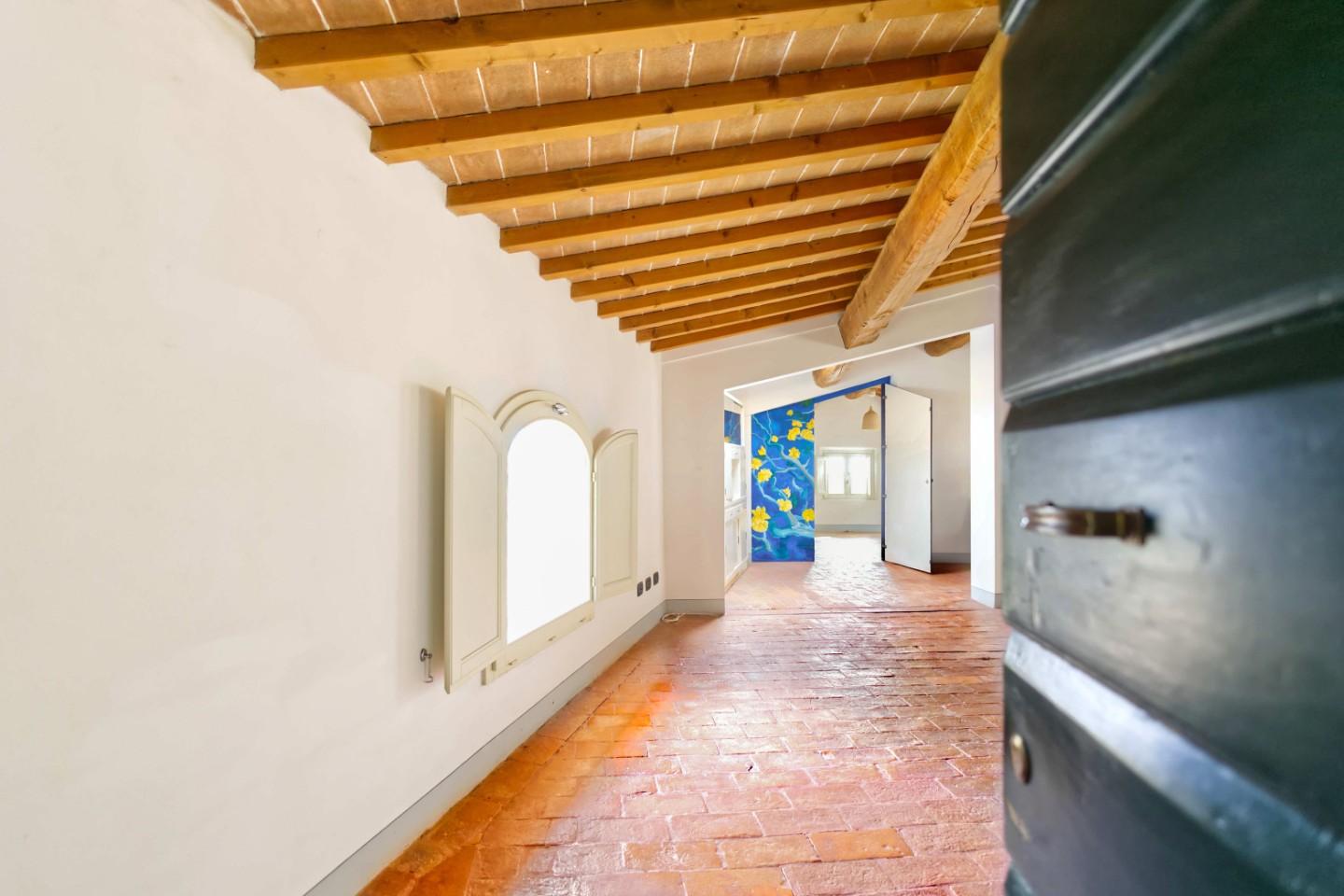 Attico ristrutturato, Calci castelmaggiore