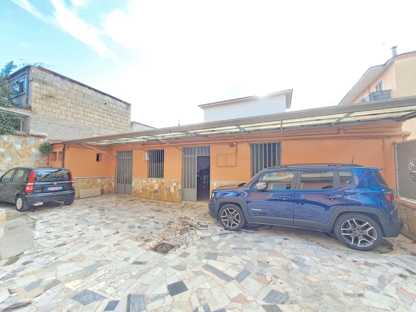 Magazzino in affitto a Crispano