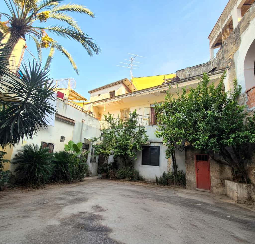 Quadrilocale da ristrutturare a Caivano