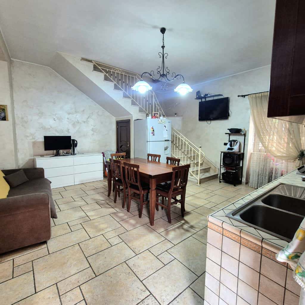 Trilocale ristrutturato a Caivano