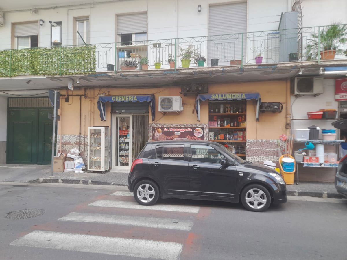 Negozio in vendita a Cardito