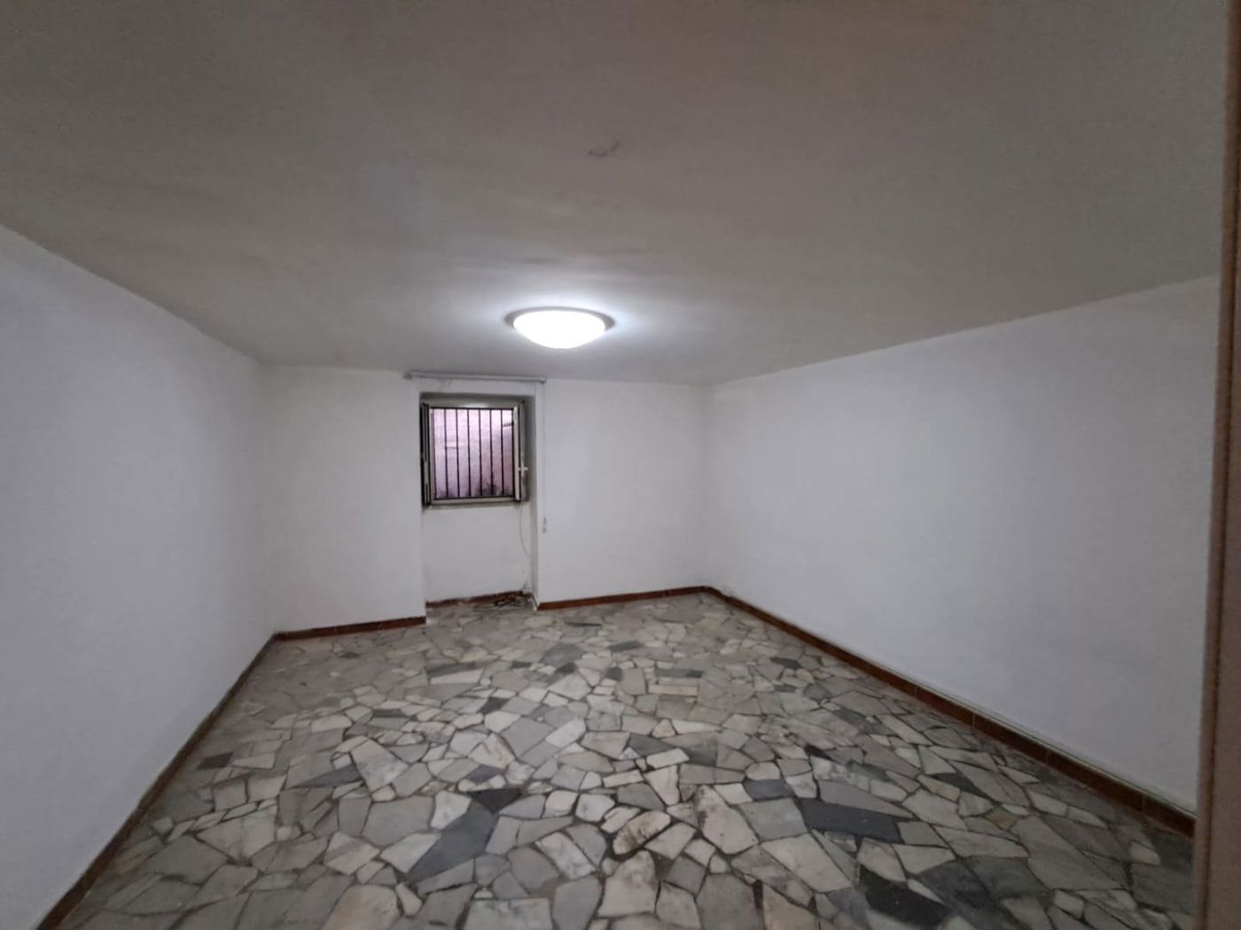 Magazzino in affitto a Crispano