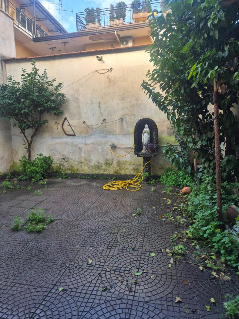Casa indipendente con giardino a Caivano