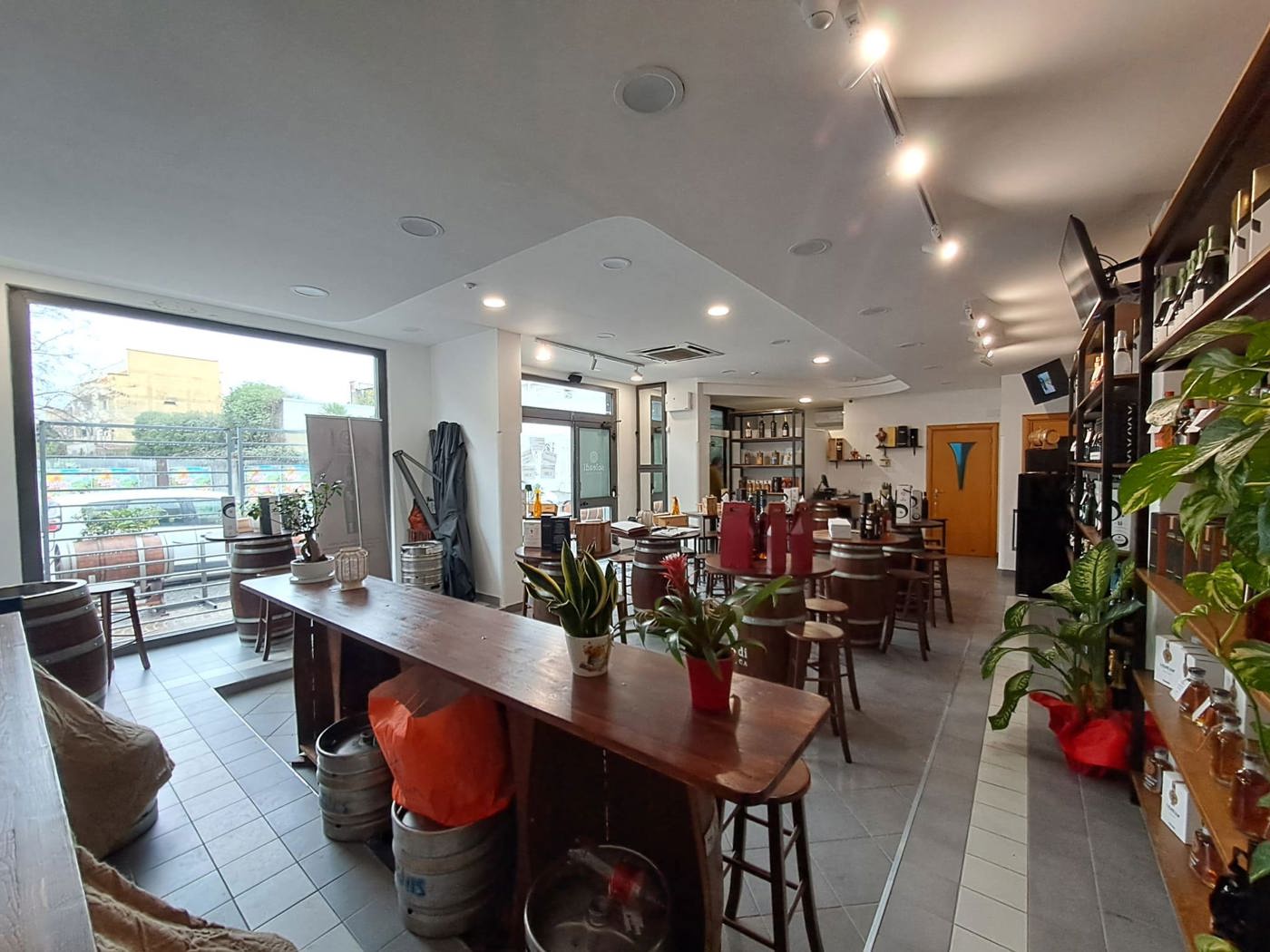 Attivit� commerciale in vendita a Cardito