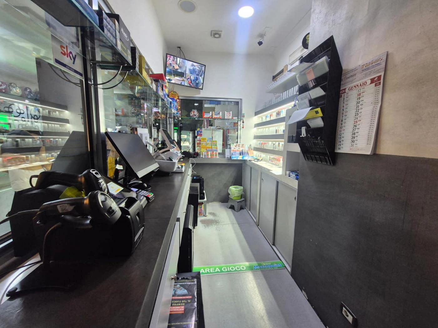 Attivit� commerciale in vendita a Caivano