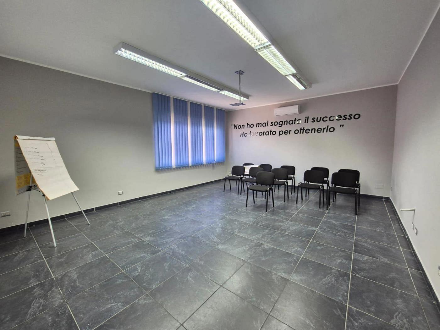 Ufficio nuovo a Caivano