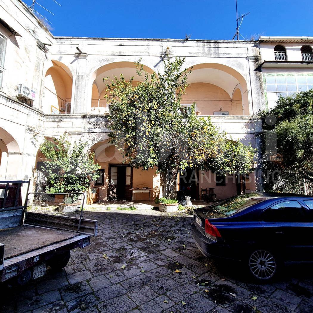 Casa indipendente da ristrutturare a Caivano